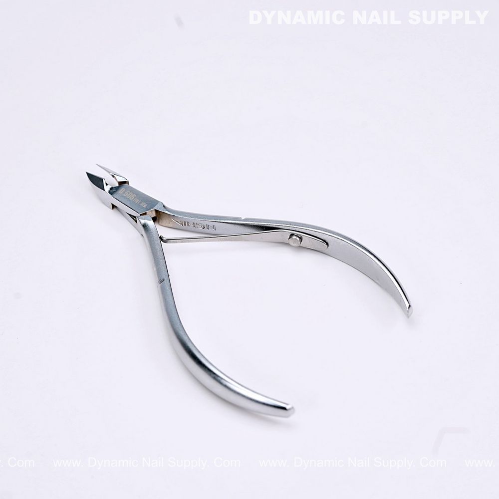 Salon Workflow with Carbon Steel Cuticle Nippers
